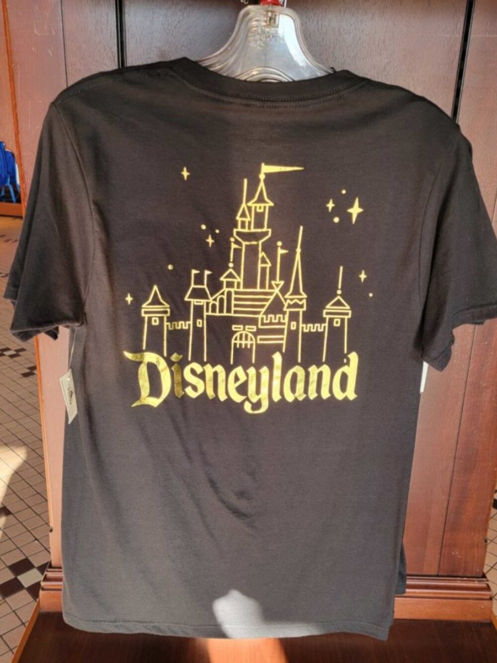 Sleeping Beauty Castle unisex shirt size L Disneyland Resort